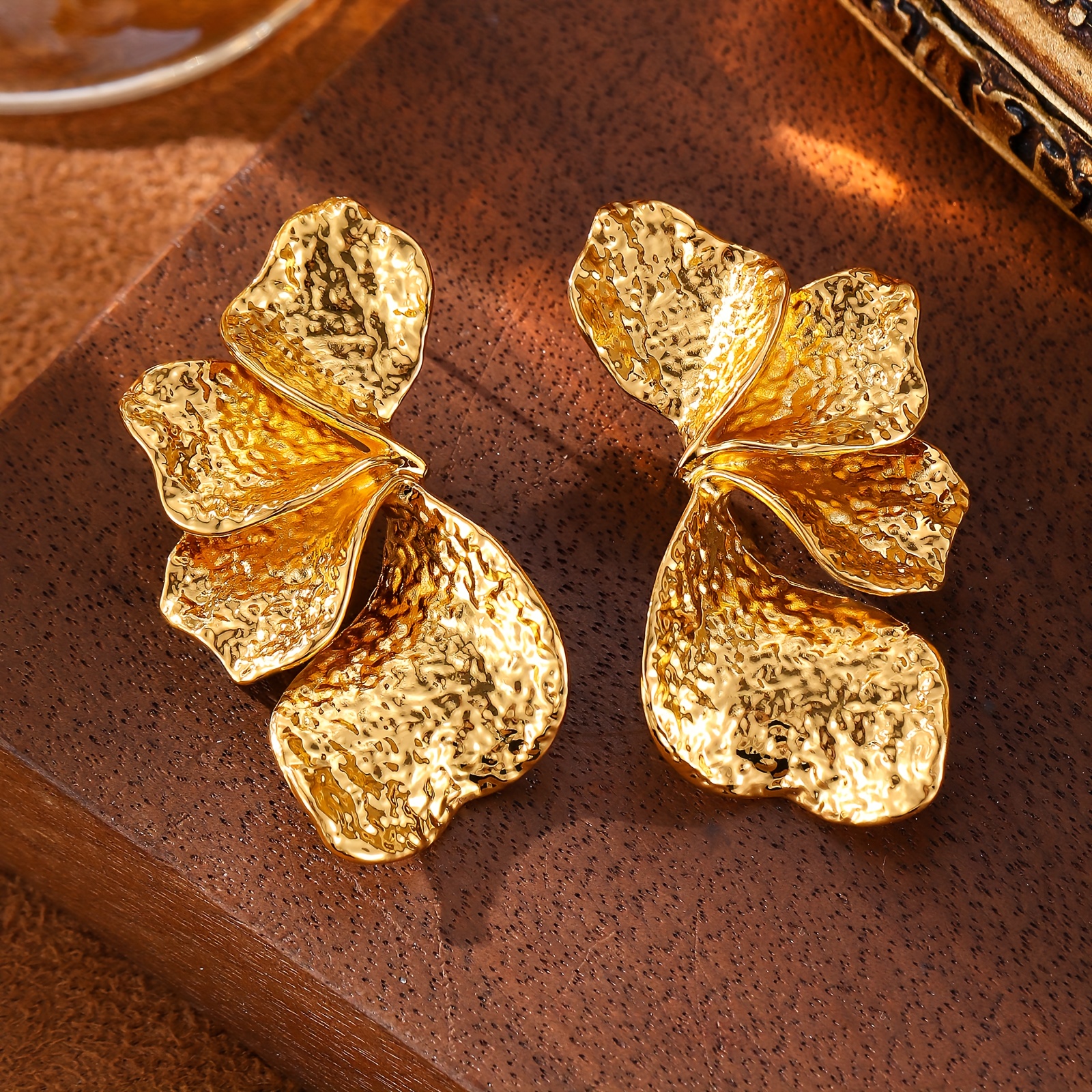 2pcs Plated Ruffled Leaf & Petal Stud Earrings Set